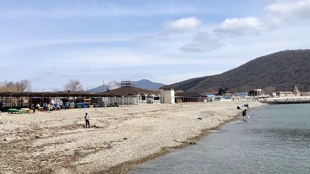 Прогулка по Архипо-Осиповке 16.03 / Кто купается в море в марте? смотреть онлайн