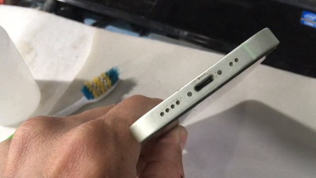 Плохо слышно или как почистить динамик и микрофон на смартфоне! смотреть онлайн