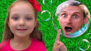Акуленок Малыш детская танцевальная песенка / Baby shark Dance / Большие мыльные пузыри