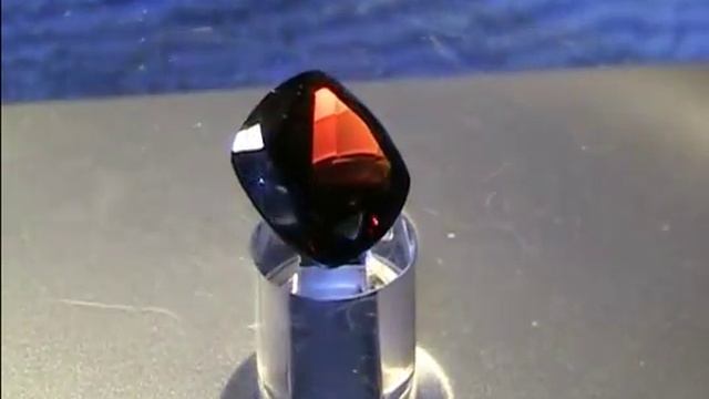 BEAUTIFUL GARNET 9X9 MM HUGH GEMSTONE OVER THREE CARATS. смотреть онлайн