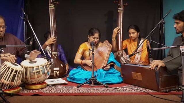 Raga - Miya Ki Todi, Vocal - Jui Dhaygud - Pande, Tabla - Pradip Dixit смотреть онлайн