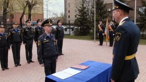 Сотрудника МЧС присягнули на верность Отечеству