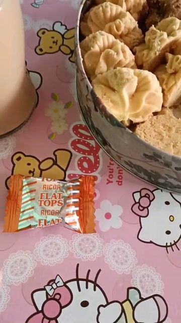 FLAT TOPS RICOA AND LIPTON TEA + BUTTER BISCUITS #Shorts смотреть онлайн