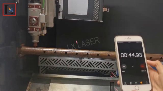 Детали сверхскоростной лазерной резки круглых труб CS. Резка более 40 отверстий за 56 секунд.