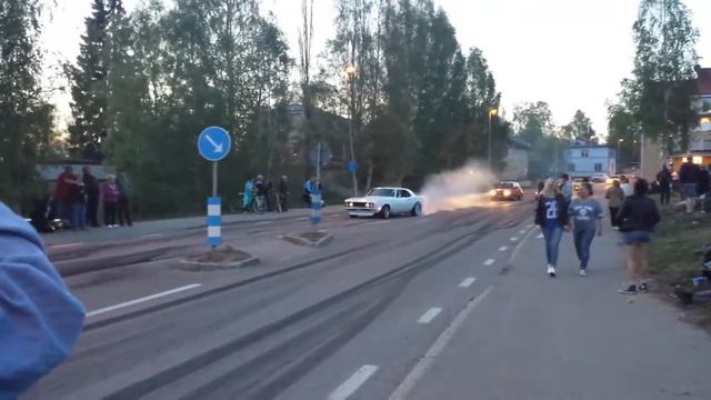 Camaro 68 Burnouts In Storvik, Sweden смотреть онлайн