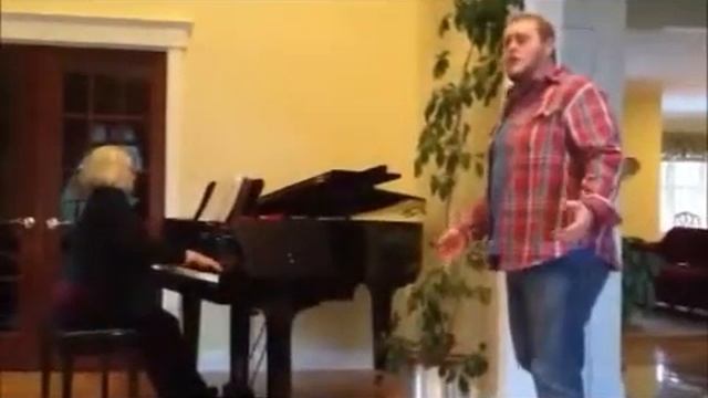 Ross singing Che gelida manina смотреть онлайн