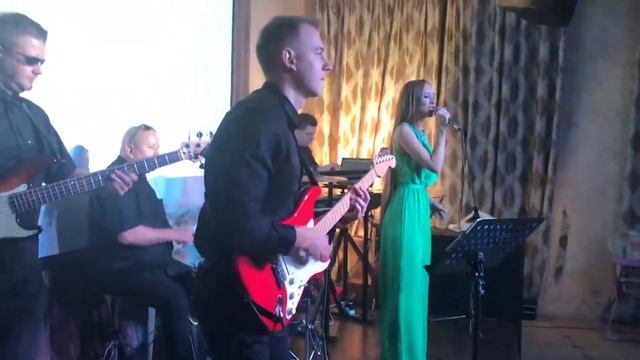 Анастасия Макарова & кавер-группа "Art-Квартет" - Venus смотреть онлайн