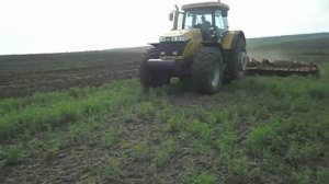 Challenger MT685C + Carrier 820