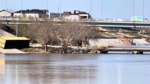 Паводок 2024. Последствия для набережной в Костанае и маленького моста через Тобол. 19 апреля 2024