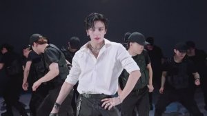 AOTM Motley_Crew HYUNJIN