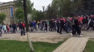 Шествие фанатов Спартака по проспекту Ленина