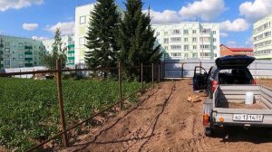 Ставим забор из профнастила своими руками без бетона.