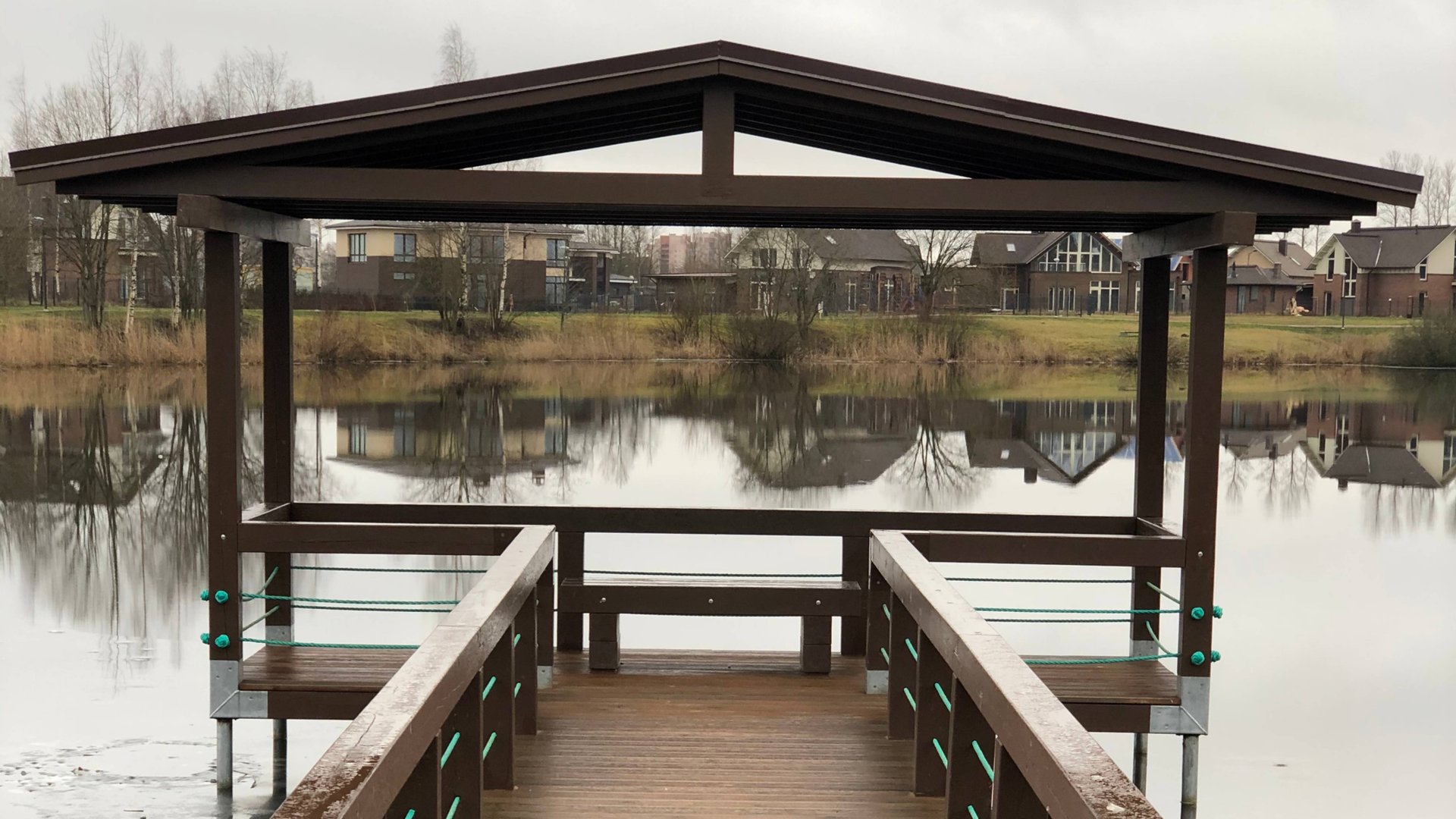 Сваи под пирс зимой. смотреть онлайн