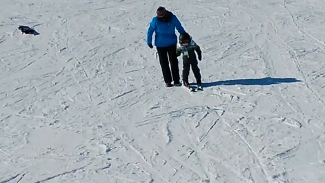 Nolan says AGAIN! First time skiing, age 3 смотреть онлайн