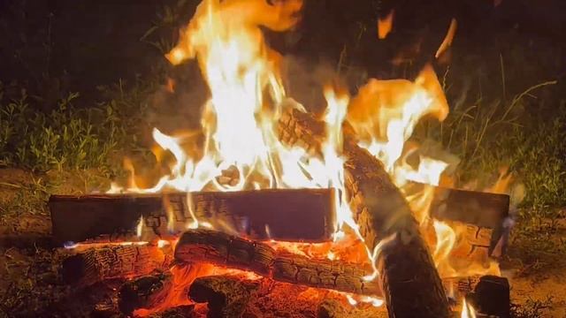 🔥 Уютный Осенний  вечер  у костра . Костер  со звуками огня и потрескивания.