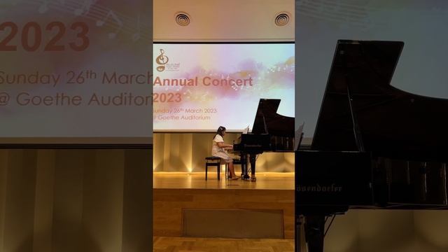 Khanink10Y - Beautiful in white at Goethe in Mi.ni.mal annual concert 2023 смотреть онлайн