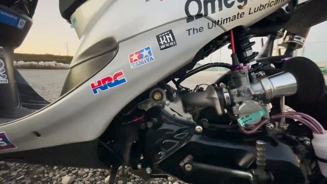 バイク紹介新車から8年放置したフルカスタム ライブdioZX 走行距離1900km