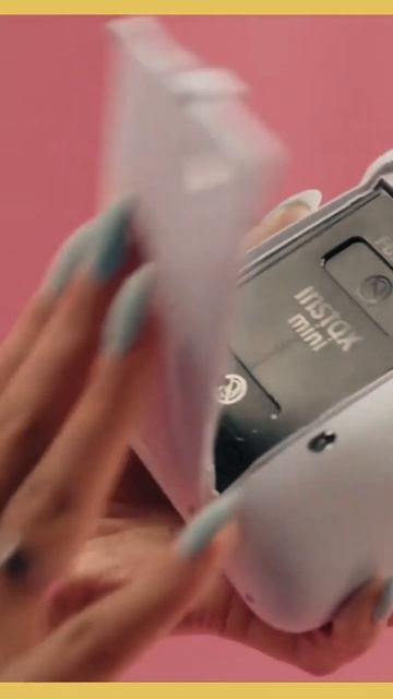 Unboxing the Instax Mini 12 : A Must-Have Camera for Photography Enthusiasts смотреть онлайн