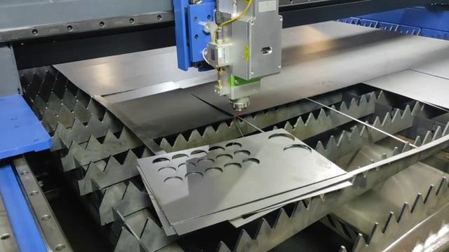 Резка на станке лазерной резки по металлу производства Лазеркрой | Системы резки смотреть онлайн