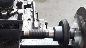 Анатолич, выручай! Братцы резьбу на валу закозявили. Сделай, чтоб чётко было!