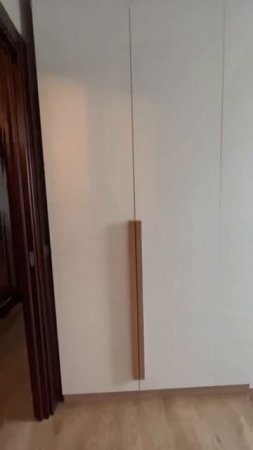 Изюминка данного проекта - дизайнерские ручки  из массива дуба.