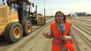 Реконструкция аэропорта "Толмачево" грейдер John Deere