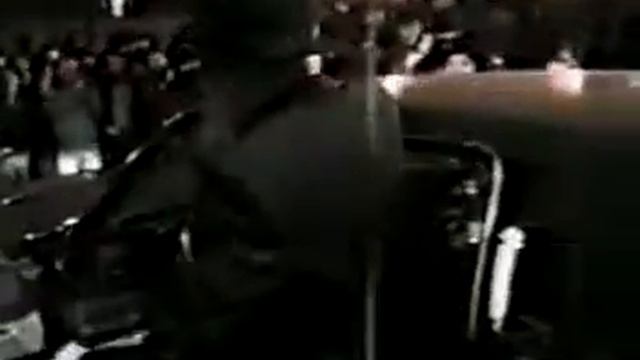 Хасиды кричат Ребе: «Да здравствует Король!» (1988)