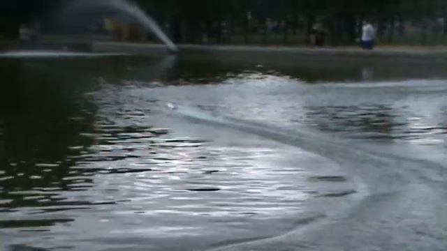 Primeras Pruebas del motor Thunder tiger PRO .15 de la F1 Tunel - en la Pileta de Pza. Urquiza-VID0 смотреть онлайн