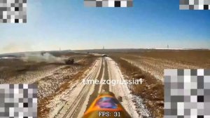 Примечательное видео с дороги смерти ВСУ на трассе Суджа-Гуево в Курской области. Хорошо заметно,