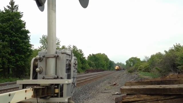 Rail America 3821 + CSX 3207 + NYC 1066 + CSX scale test car смотреть онлайн