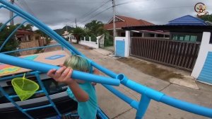 Дети и машина. Диана, Даня и Милан строят дом на колёсах. Манкиту