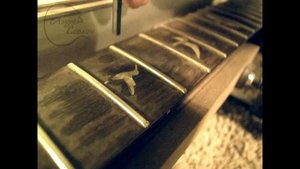 Одна из типичных проблем с ладами на гитаре и способы её устранения