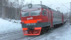 Отправление электропоезда ЭР9Е-618 от ст. Еловка под Красноярском