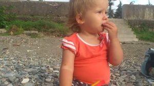 почему дети едят камни??? )))