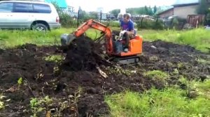 Корчевание пней миниэкскаватором IHI