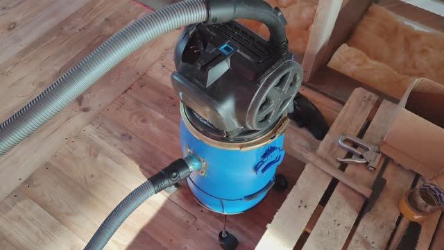 Строительный пылесос и вторая жизнь Филипа смотреть онлайн