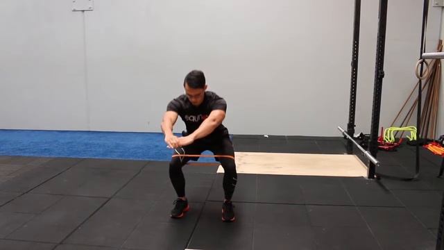 Body Weight Mini Band Squat смотреть онлайн