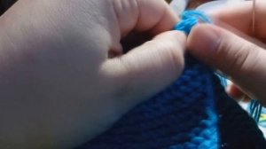 Детская шапка спицами.Простая+вязаная