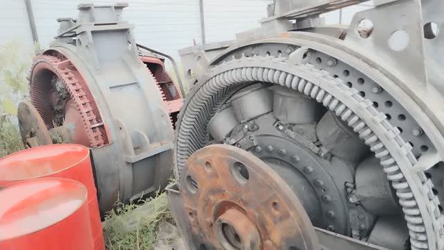 Сдали в чермет запчасти огромного генератора смотреть онлайн