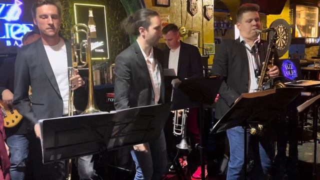 «The Jazz Police Band» - Песенка о Морском Дьяволе