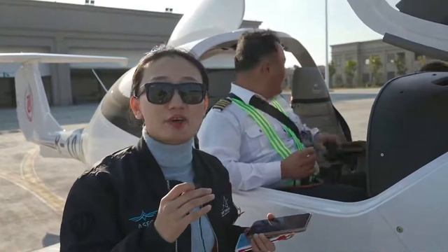 #Live： Yo-Yo‘s Adventure as a Pilot смотреть онлайн