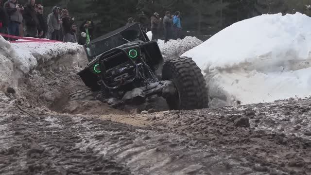 РОК-ВЫШИБАЛЫ УСТРАИВАЮТ СНЕЖНЫЕ ГОНКИ / внедорожники, offroad, оффроуд, бездорожье