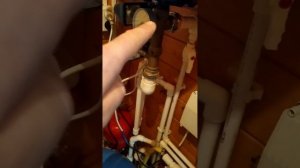 Смонтировали систему воздуха отвода из водоснабжения частного дома от скважины с маленьким дебетом.