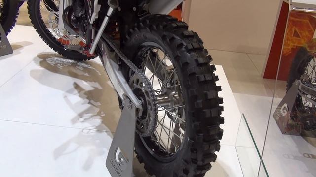 Gas Gas Enduro EC 300 (2017) Exterior and Interior смотреть онлайн