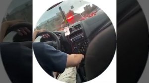 Спорит С таксистом | Юля Финес