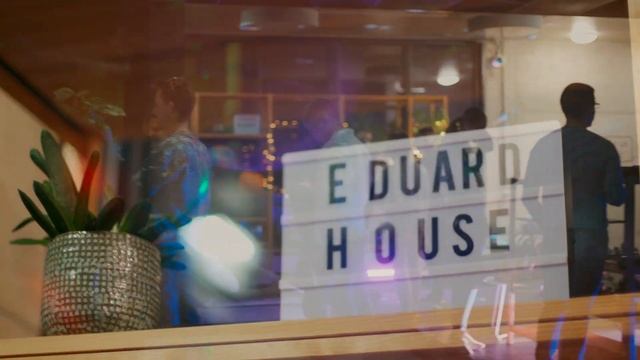 Accommodation with parties in Tallinn? Yes, sir! смотреть онлайн