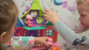 Май Литл Настя в ГОСТЯХ у Аришки ТВ / Настя и Арина КАК МАМЫ для БРАТИКА / Видео для детей