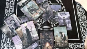 ЕГО ОТНОШЕНИЯ С СОПЕРНИЦЕЙ! 💔❤💥Чувства мысли действия. Их будущее. Расклад таро.