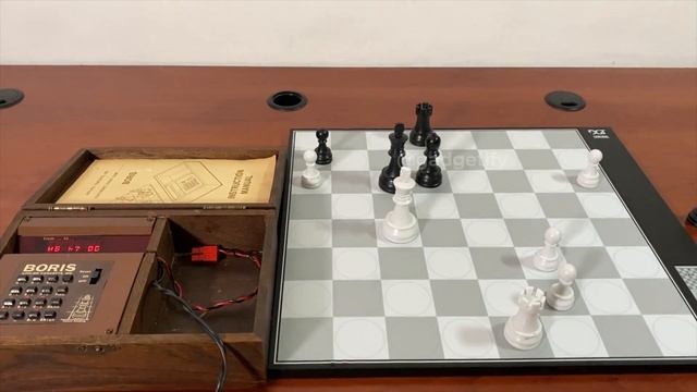 Chafitz Boris: 1978 Chess Computer vs. DGT Centaur 🖥️ Gadgetify