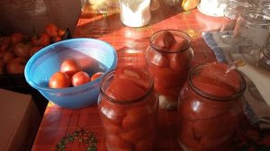 Томаты дольками в банку